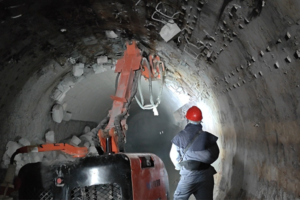 Demolition Robots Application in Rotary Kiln