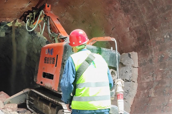 Demolition Robots Application in Rotary Kiln