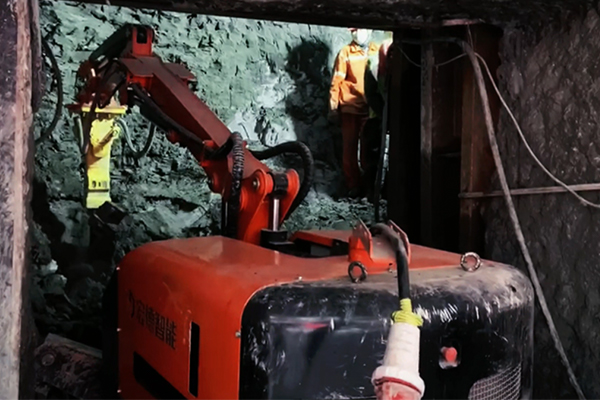 Demolition Robots Application in Subway Tunnel Industry.